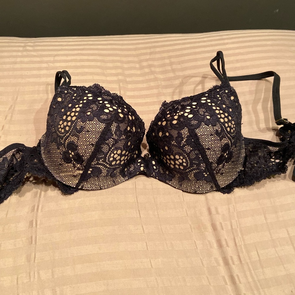Victoria’s Secret Lace Padded Demi Bra 36B